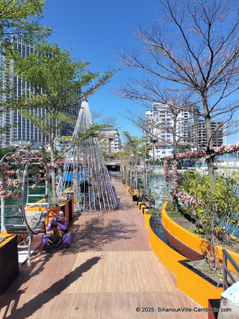 Serendipity beach pier. the old port to the cambodian islands